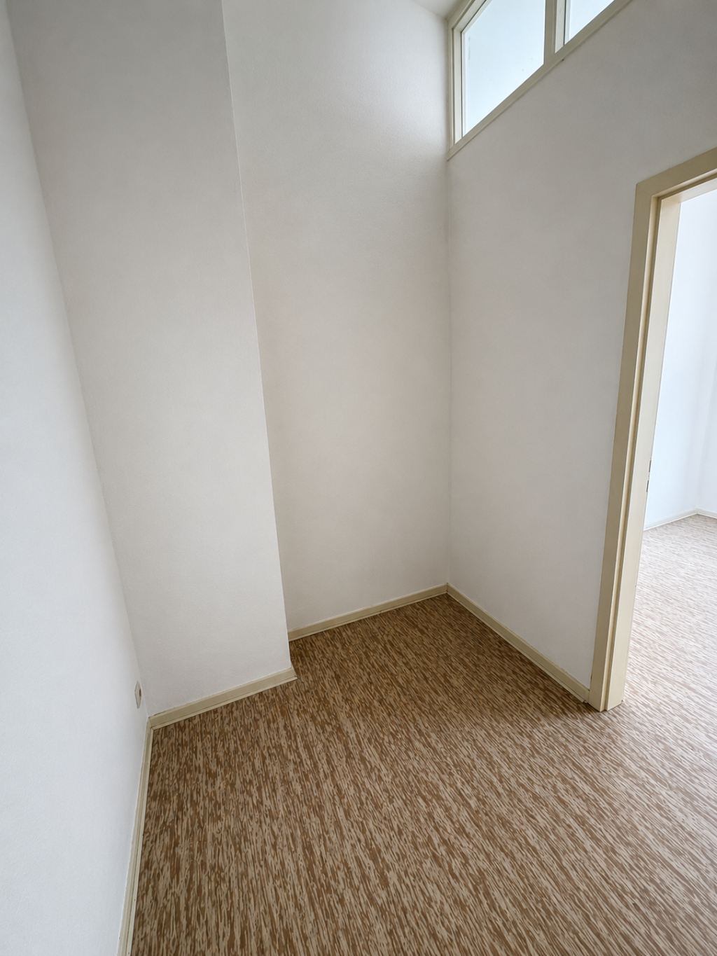 ⭐ Charmante 2-Zimmer-Wohnung | Große Wohnküche & Schlafzimmer | Altbau-Flair | Frankenberger Viertel ❤️ /// ⭐ Charming 2-Room Apartment | Spacious Eat-In Kitchen & Bedroom | Historic Character | Prime Location ❤️ – 52066 Aachen Aachen – Vorschaubild 3