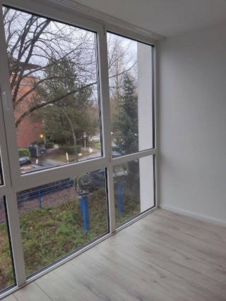 Anzeigenbild: Mädchen WG-Zimmer zum 1.07