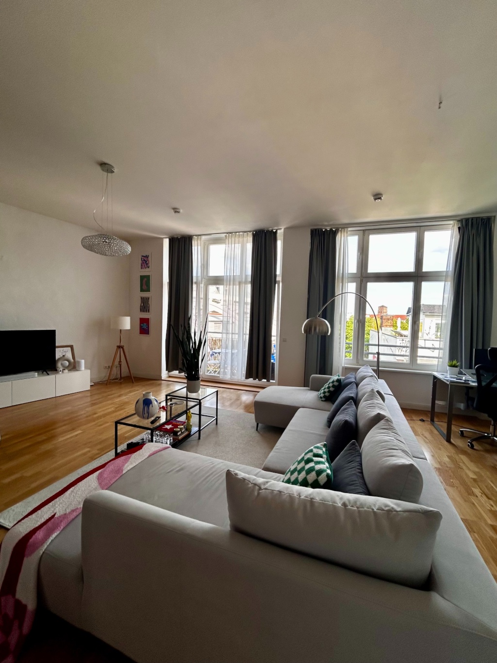 LOFT (Flexible Mietdauer): Lichtdurchflutetes Fabrik-Loft im Prenzlauer Berg; 3,6m Decken, Kamin & All-Inclusive – Schönhauser Allee 74, 10437 Berlin Prenzlauer Berg – Vorschaubild 4