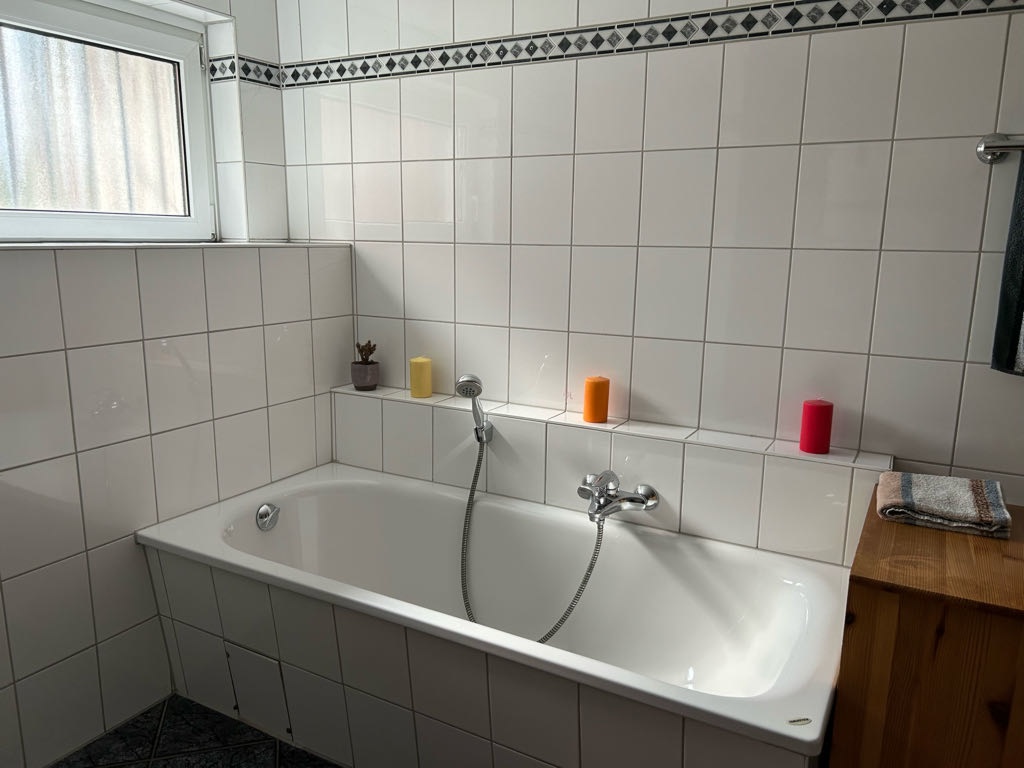 WG-Zimmer Schinkel-Ost Ebertallee 23A - Mit Badewanne 😱