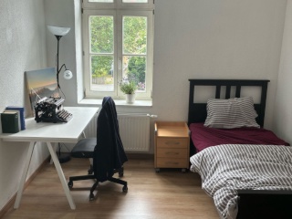 Anzeigenbild: Frisch saniert! Fertig möbliertes WG-Zimmer am Marktplatz