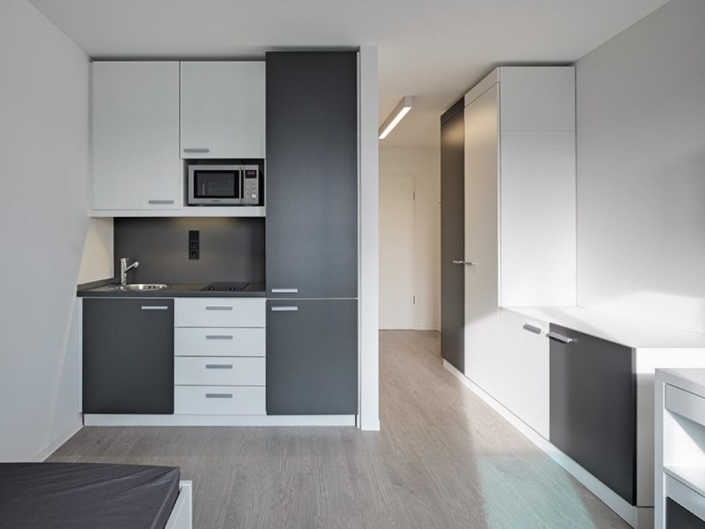 Schönes und vollmöbliertes Studentenapartment ab dem 15.08 bzw. 01.09.2026 unbefristet zu vermieten – Baierbrunner Straße 44, 81379 München Thalkirchen-Obersendling-Forstenried-Fürstenried-Solln – Vorschaubild 2