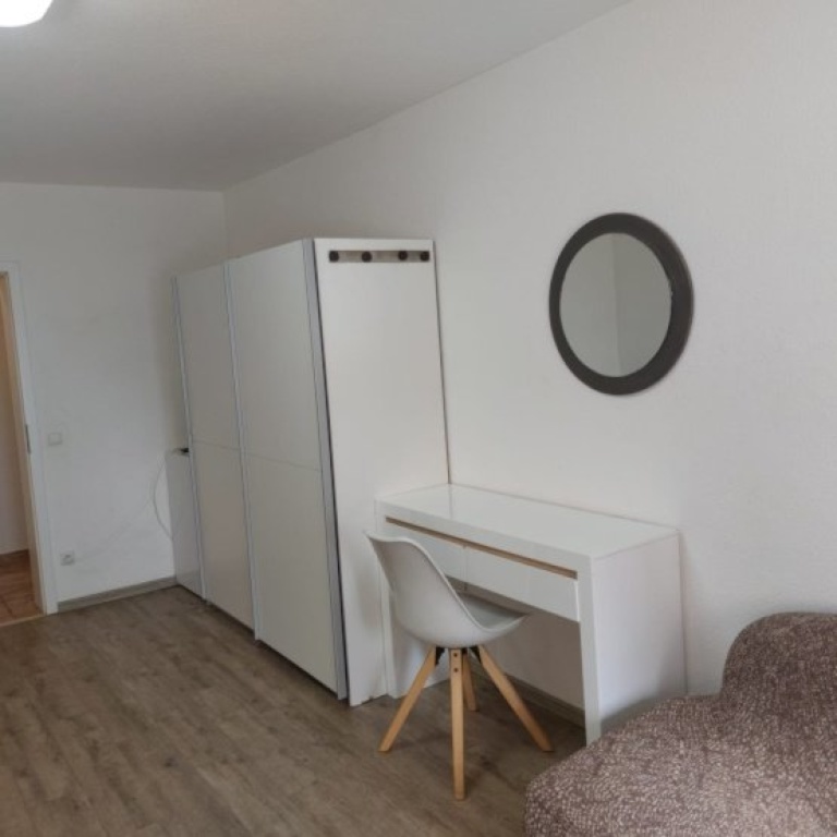 Lange, Sehr große, geräumige, möblierte 1-Zimmer-Wohnung – Wilhelm-Weber-Straße, 37073 Göttingen Oststadt – Vorschaubild 2