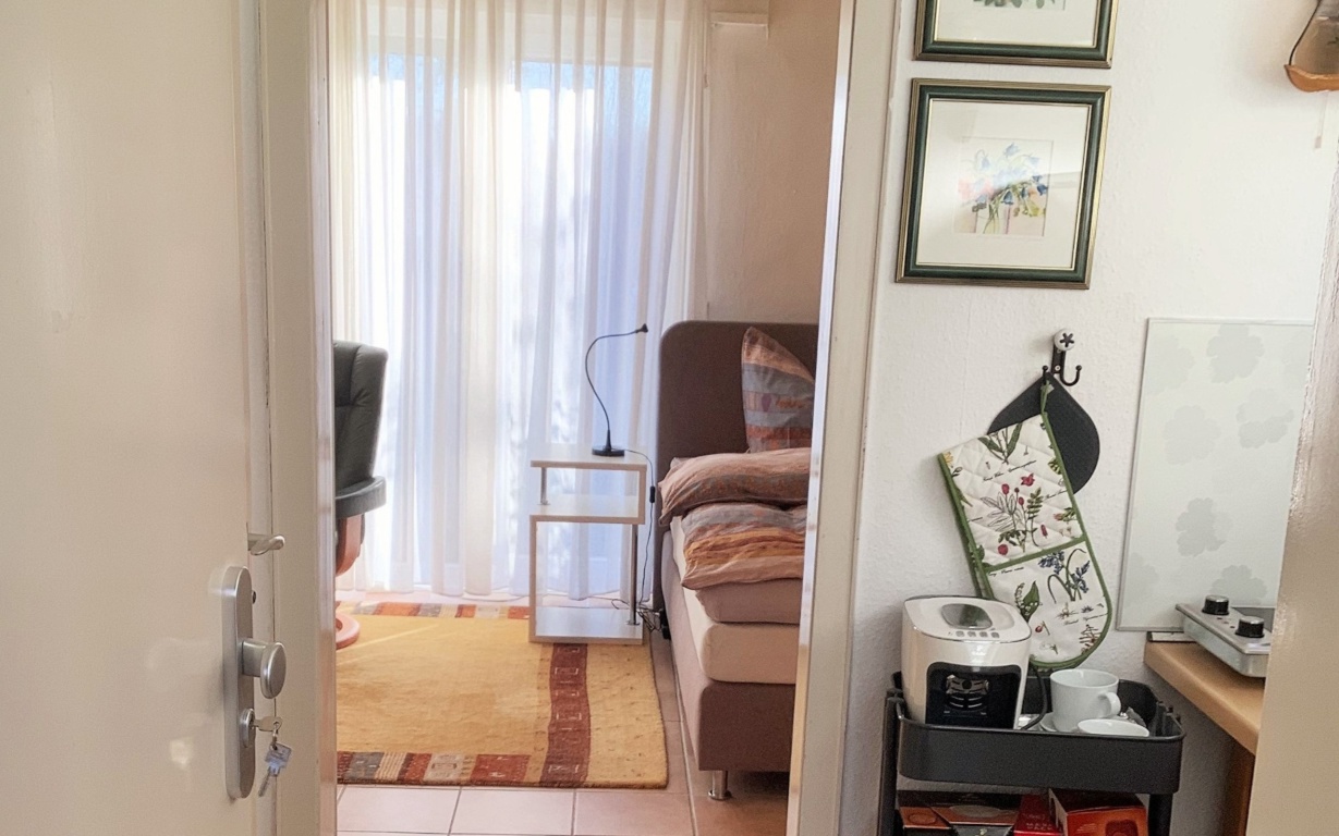 ab 1 Monat - Möblierte 1-Zimmerwohnung auf Zeit in Stuttgart-Möhringen – Rübezahlweg 0, 70567 Stuttgart Möhringen – Vorschaubild 2
