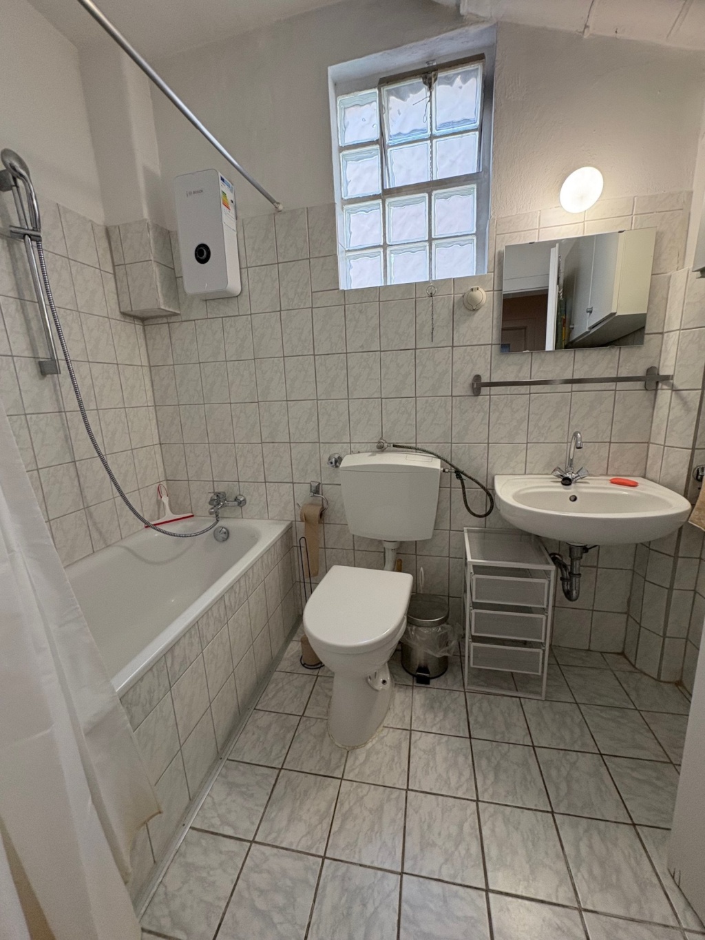WG-Zimmer Büdesheim ruhige Seitenstraße im Ortskern von Bingen-Büdesheim - Bad