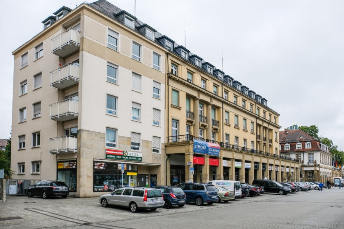 Große möblierte 4-Zimmer-Wohnung direkt am Hauptbahnhof Karlsruhe – WG-geeignet, 130 m2, 2 Balkone