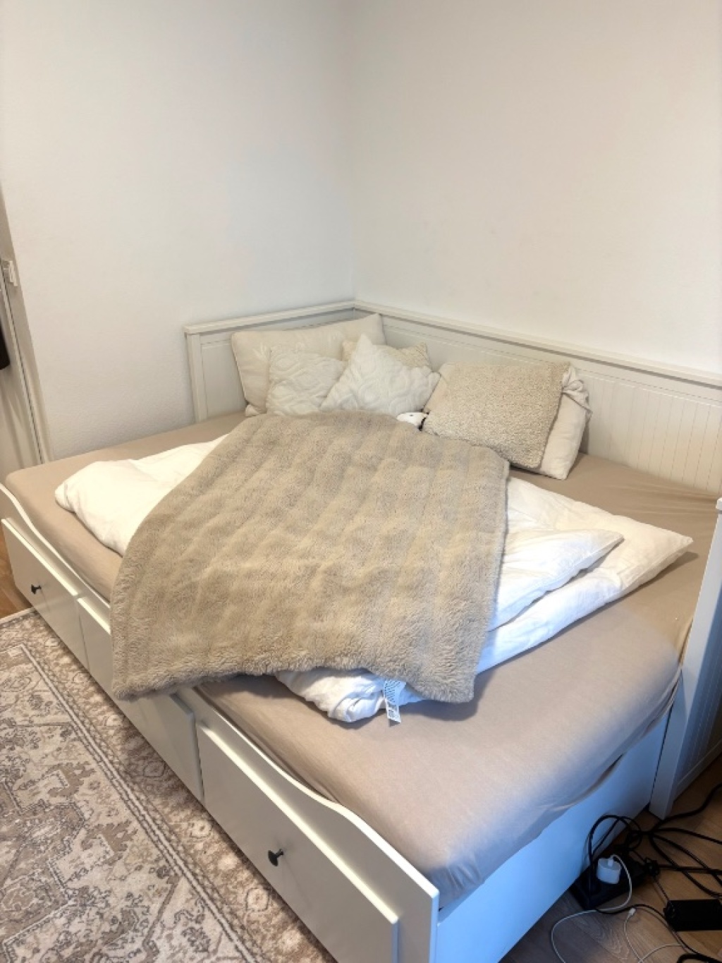 Möbliertes 1-Zimmer-Apartment zur Untermiete (6 Monate) In Köln Neustadt-Süd – Dasselstraße 1, 50674 Köln Neustadt-Süd – Vorschaubild 3