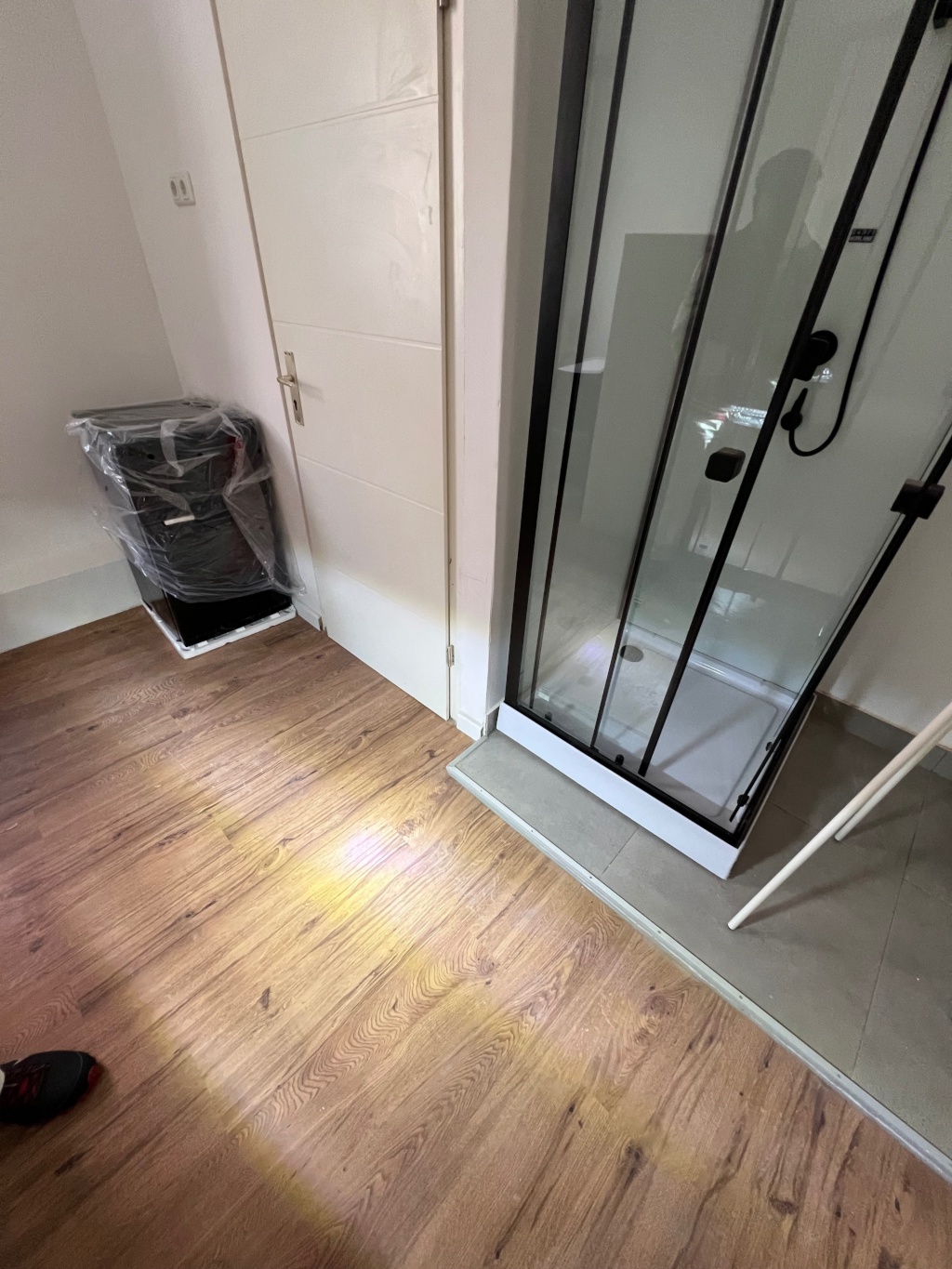 Neu möbliertes Zimmer mit eigenem WC und eigener Dusche und eigene kleine Kochgelegenheit – 68159 Mannheim Nähe Uni / Schloss Mannheim – Vorschaubild 5