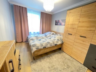 Anzeigenbild: Stilvolles und voll ausgestattetes modernes Apartment mit Premium-Annehmlichkeiten