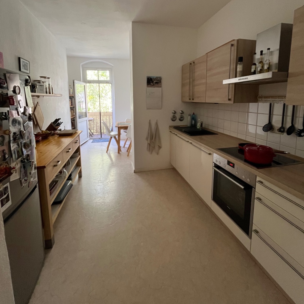 Zwischenmiete für 8 Monate; helle sanierte Altbauwohnung (83qm, 3 Zimmer), möbliert, zentral gelegen und sehr gut angebunden. – Robert-Koch-Straße, 1219 Dresden Strehlen – Vorschaubild 3