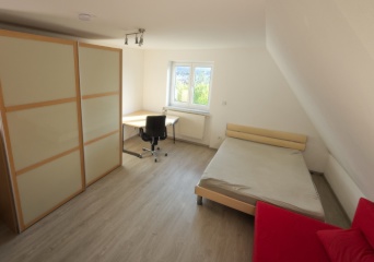 Imagen del anuncio: WG Zimmer mit Wohnzimmer, Garten, Terrasse, Parkplätzen und Aussicht in bester Lage Reutlingens für Studenten