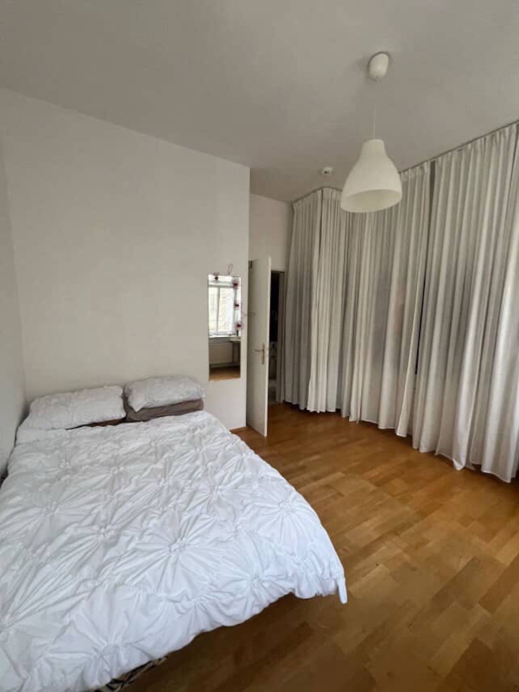 Wohnung Mitte zionskirchstraße - SLEEPING ROOM WITH A DESK