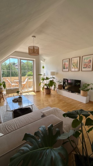 Ad image: Lichtdurchflutete 2,5 Zimmer- Wohnung mit Balkon zur Untermiete (15.08.26 - 30-06.27)