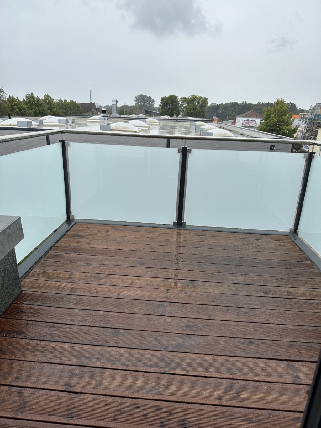 Möblierte Neubauwohnung mit Balkon – WG-geeignet für bis zu 4 Personen-Sofort verfügbar, Kurz oder Langzeit möglich