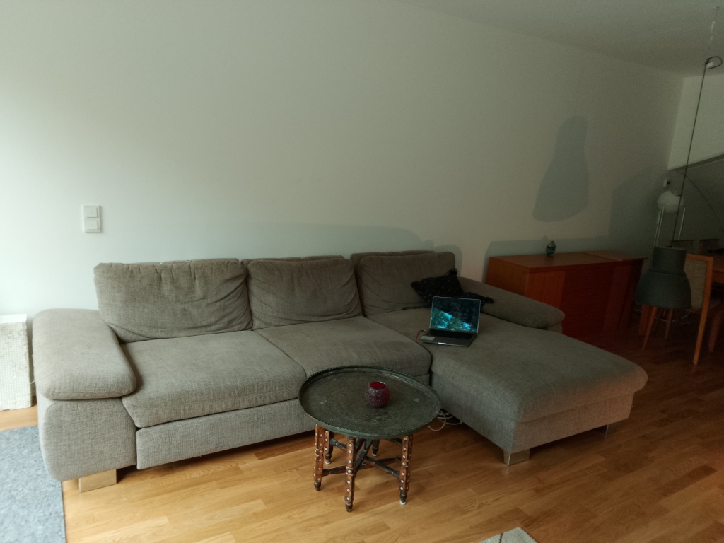Wohnung Wedding Schulstraße 33 - Gemütlisches Sofa im Wohnbereich