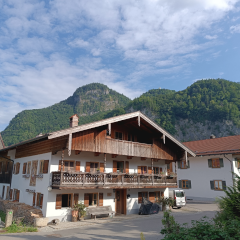 Imagen del anuncio: Uriges Zimmer in 6er-WG in Flintsbach am Inn frei!
