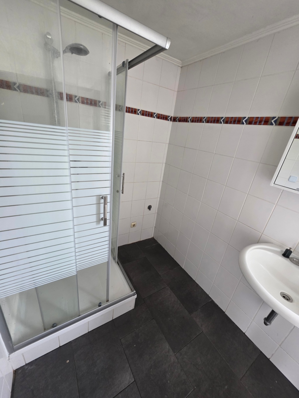 Helles Studentenzimmer möbliert, ca. 21qm + Badmitnutzung – Auguststr. 13, 53229 Bonn Beuel – Vorschaubild 4