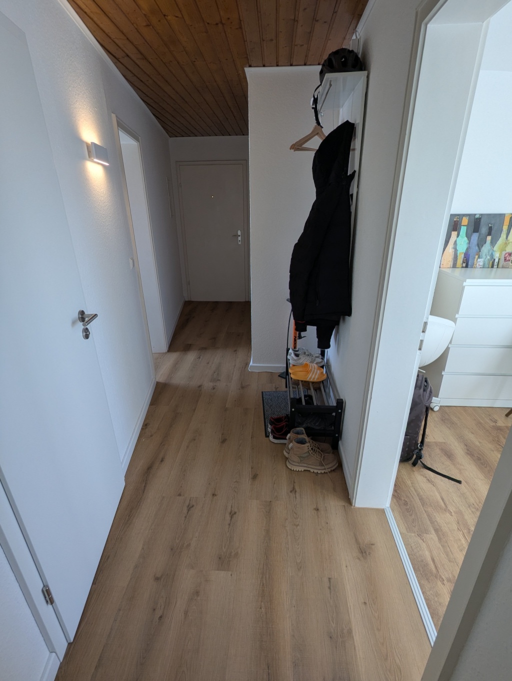 WG-Zimmer Wollmatingen Kindlebildstraße - Gang zur Wohnungstür hin