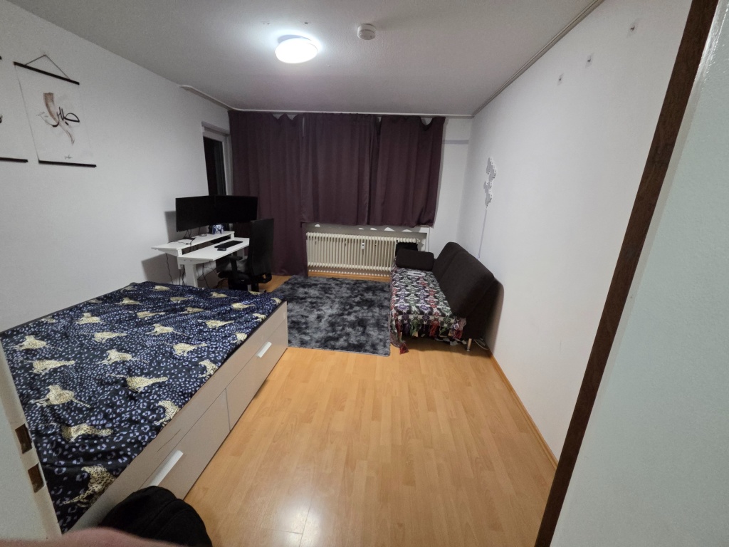 Private Room in WG (with city registration)