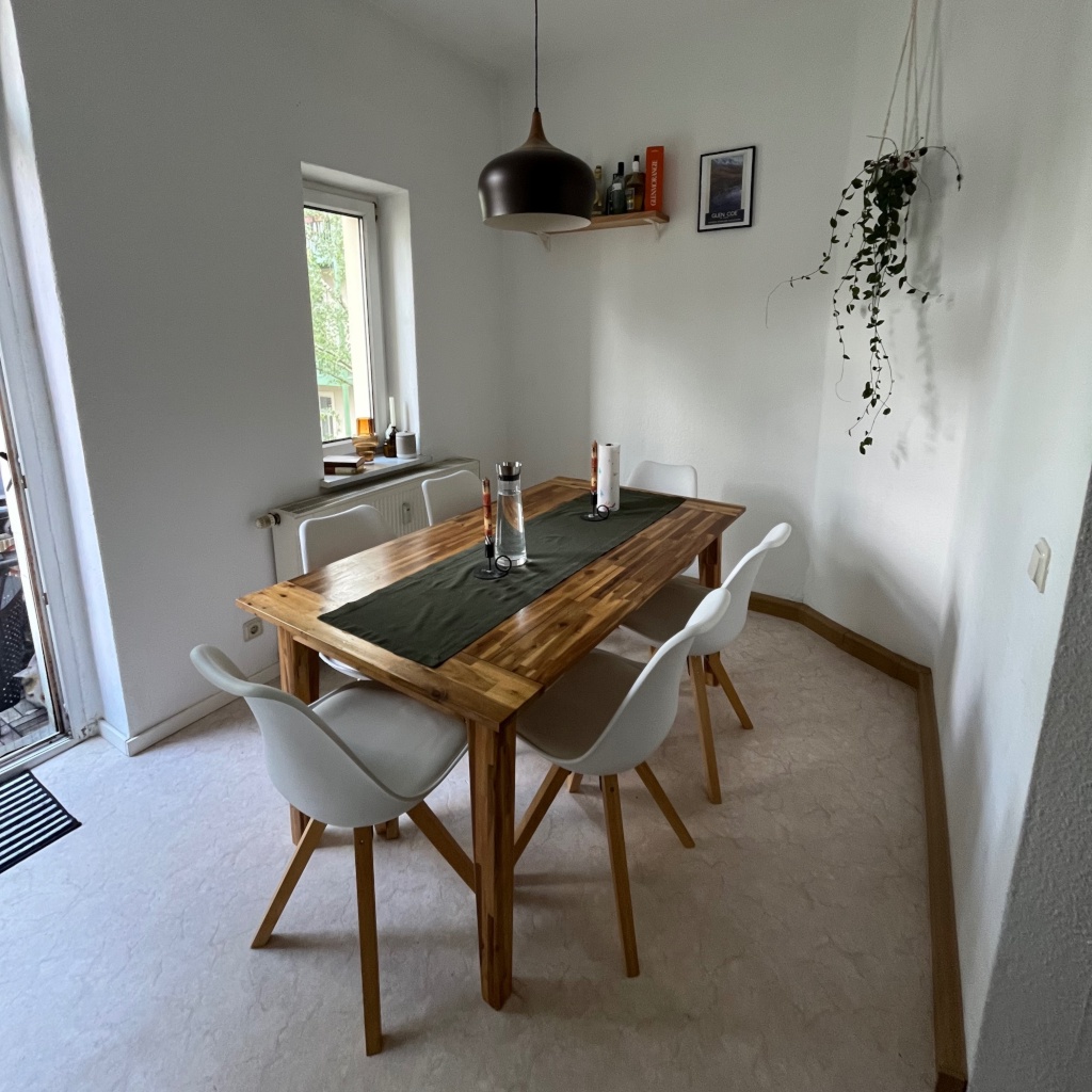Zwischenmiete für 8 Monate; helle sanierte Altbauwohnung (83qm, 3 Zimmer), möbliert, zentral gelegen und sehr gut angebunden. – Robert-Koch-Straße, 1219 Dresden Strehlen – Vorschaubild 4