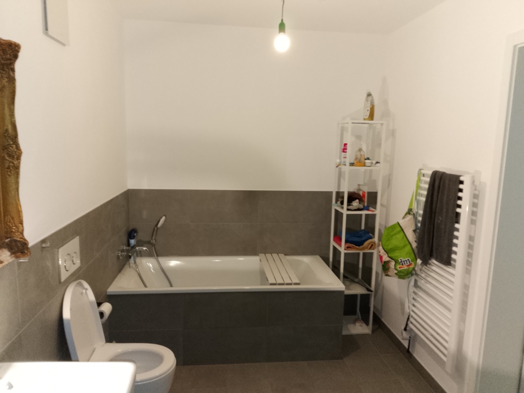 Wohnung Wedding Schulstraße 33 - Bad mit Dusche & Badewanne im 1OG