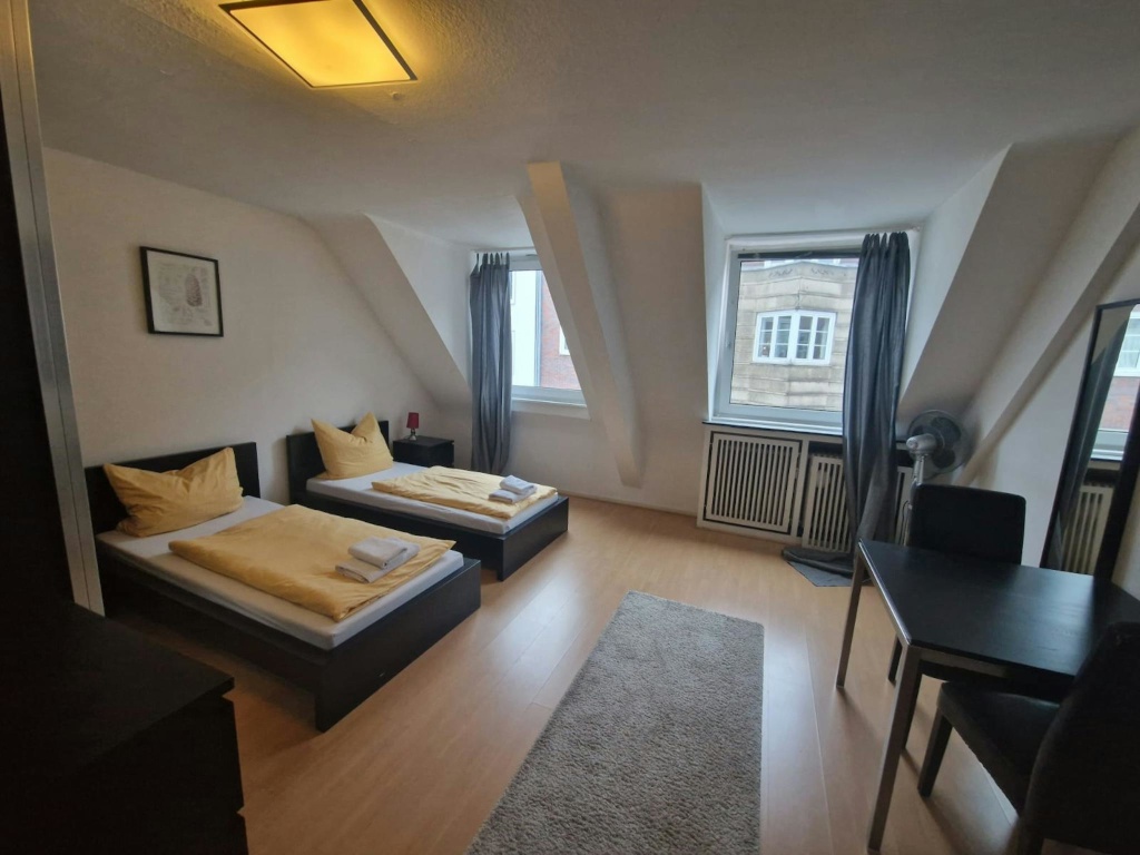 Benrather Straße, Düsseldorf – 40213 Düsseldorf Altstadt – Vorschaubild 4
