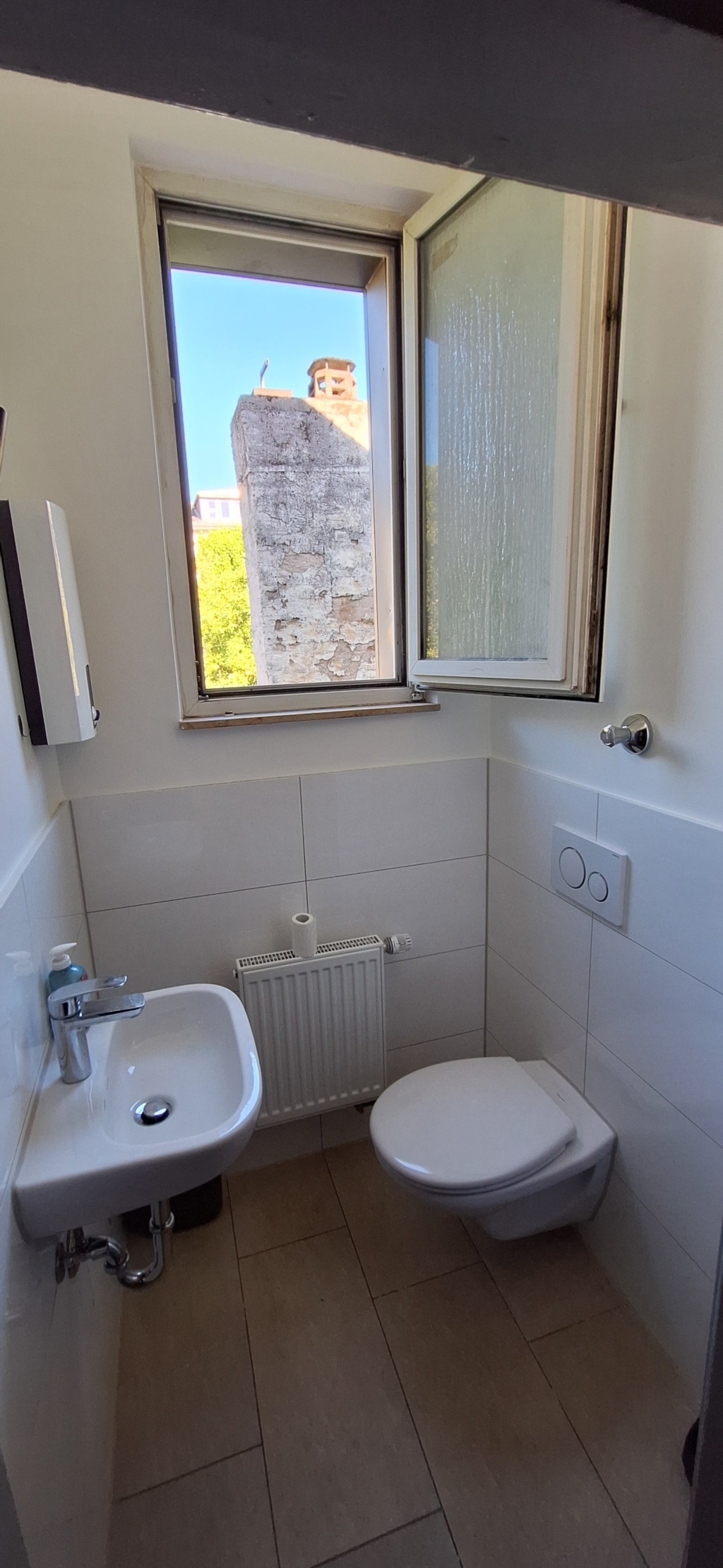 WG-Zimmer Darmstadt Frankfurter Straße 27 - Frisch renoviertes WC