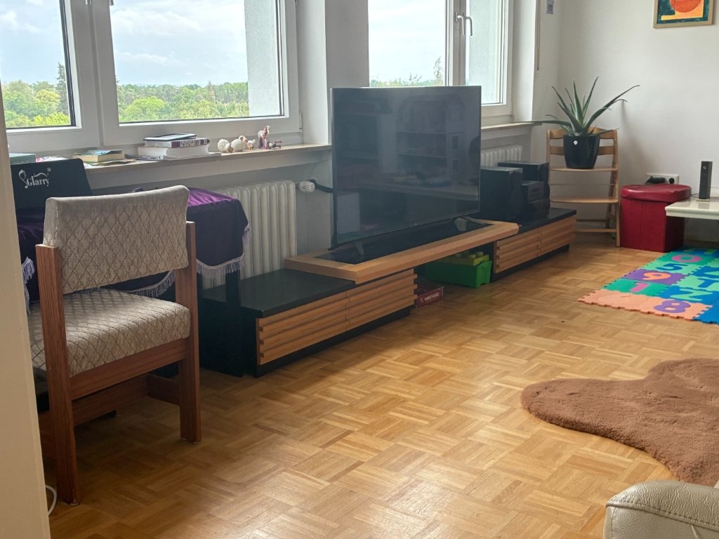 Möblierte 3-Zi.-Wohnung 100 m2, ca. 12 Monate befristet, ab Sept. 2026 – Hartmannstraße, 91052 Erlangen Rötelheim – Vorschaubild 2