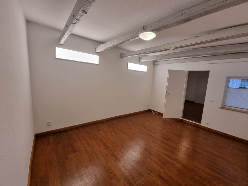 Pauschalmiete - Große 4 ZKB Wohnung mit zwei Apartments (Doppelzimmer-Apartment 26m2, Studiozimmer 30m2) für 2er WG: Schick möblierte Gemeinschaftsräume WZ/EZ/Küche/Bad in der Mitte auf über 100m2 Wohnfläche direkt am Park Schönfeld – Frankfurter Straße 159, 34121 Kassel Südstadt – Vorschaubild 16