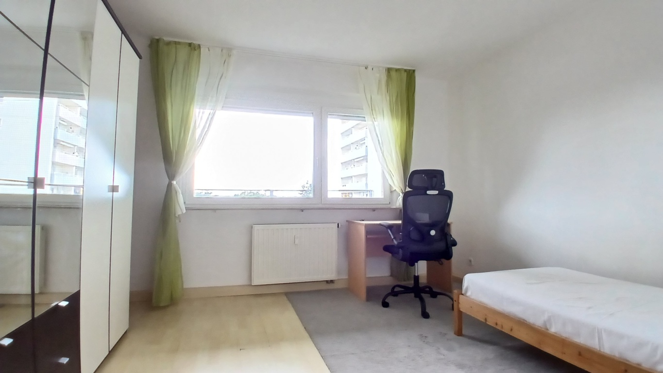 WG-Zimmer Bruck Gerhart-Hauptmann-Straße 15 - Lichtdurchflutet mit weitem Ausblick