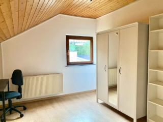 Anzeigenbild: 2 freie möblierte WG-Zimmer 12qm und 14qm in zentraler Lage direkt am Bahnhof Waiblingen