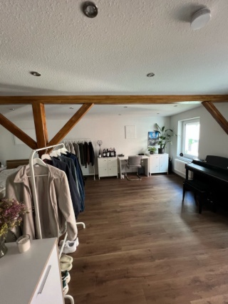 Anzeigenbild: Helles Zimmer in großer Wohnung mit Dachterrasse☀️