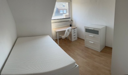 Anzeigenbild: Helles WG-Zimmer (10qm) in 4er-WG - Nähe Hochschule Worms - Blick Wasserturm