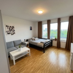 Anzeigenbild: Furnished Spacious Room with Balcony in 3-WG in Sendling