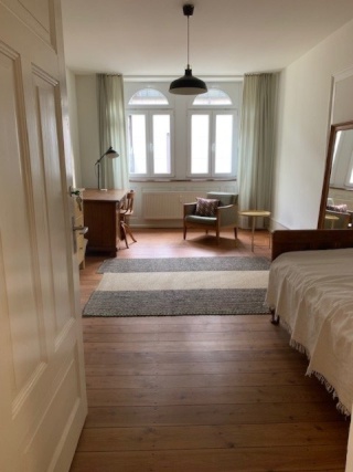 Anzeigenbild: Für DHBW StudentInnen: Möbliertes Zimmer in schöner Altbauwohnung im Zentrum Lö