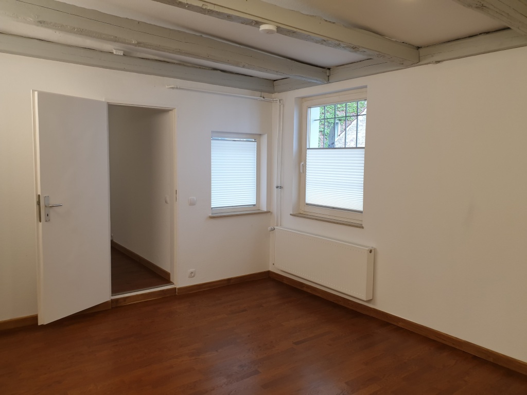 Pauschalmiete - Große 4 ZKB Wohnung mit zwei Apartments (Doppelzimmer-Apartment 26m2, Studiozimmer 30m2) für 2er WG: Schick möblierte Gemeinschaftsräume WZ/EZ/Küche/Bad in der Mitte auf über 100m2 Wohnfläche direkt am Park Schönfeld – Frankfurter Straße 159, 34121 Kassel Südstadt – Vorschaubild 14