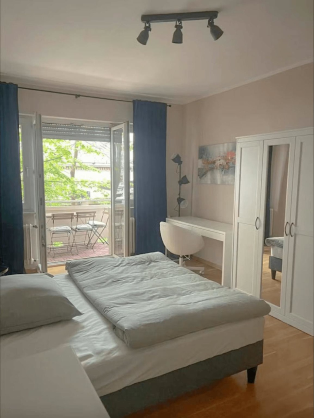 WG-Zimmer Westend-Nord Wiesenau - Bild 2