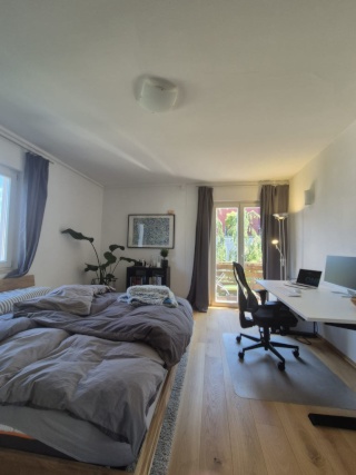 Anzeigenbild: WG Zimmer für 4 Monate (+Wohnzimmer, Küche, Balkon)
