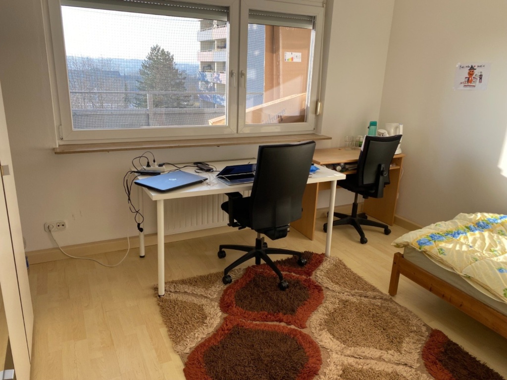 WG-Zimmer Bruck Gerhart-Hauptmann-Straße 15 - Helles Wohlfühlzimmer mit Arbeitsplatz