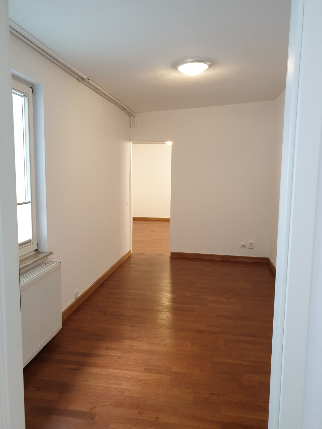 Pauschalmiete - Große 4 ZKB Wohnung mit zwei Apartments (Doppelzimmer-Apartment 26m2, Studiozimmer 30m2) für 2er WG: Schick möblierte Gemeinschaftsräume WZ/EZ/Küche/Bad in der Mitte auf über 100m2 Wohnfläche direkt am Park Schönfeld – Frankfurter Straße 159, 34121 Kassel Südstadt – Vorschaubild 13