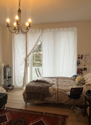 Anzeigenbild: Zimmer in 3er WG mit Balkon und großen Fenstern