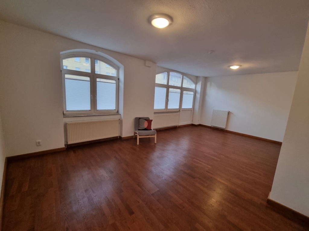 Pauschalmiete - Große 4 ZKB Wohnung mit zwei Apartments (Doppelzimmer-Apartment 26m2, Studiozimmer 30m2) für 2er WG: Schick möblierte Gemeinschaftsräume WZ/EZ/Küche/Bad in der Mitte auf über 100m2 Wohnfläche direkt am Park Schönfeld – Frankfurter Straße 159, 34121 Kassel Südstadt – Vorschaubild 11