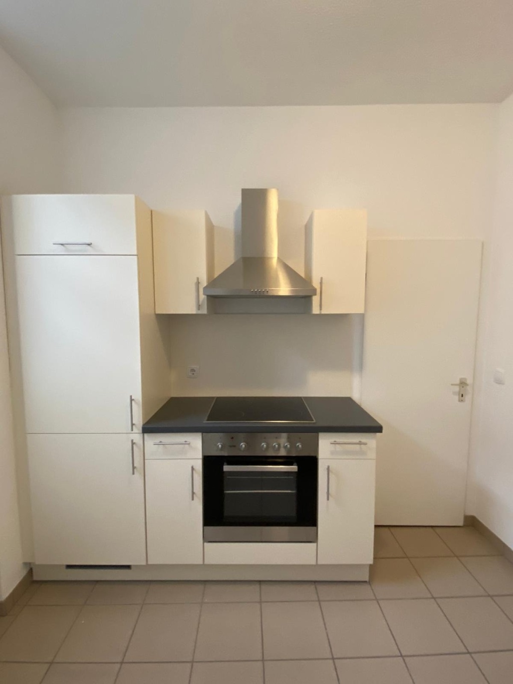 Pauschalmiete - Große 4 ZKB Wohnung mit zwei Apartments (Doppelzimmer-Apartment 26m2, Studiozimmer 30m2) für 2er WG: Schick möblierte Gemeinschaftsräume WZ/EZ/Küche/Bad in der Mitte auf über 100m2 Wohnfläche direkt am Park Schönfeld – Frankfurter Straße 159, 34121 Kassel Südstadt – Vorschaubild 12