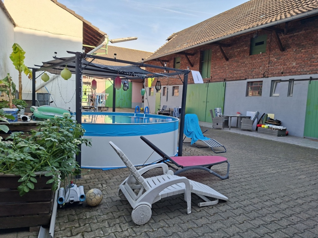 WG-Zimmer Mersch Alte Reichsstraße - Garten mit Pool