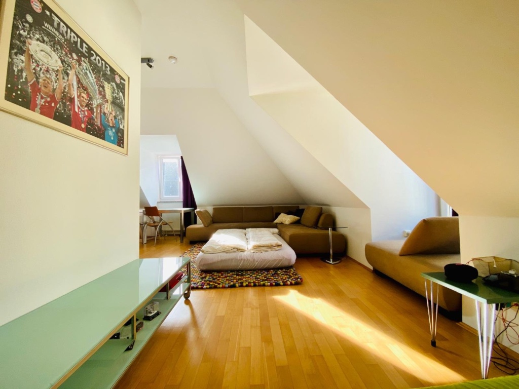 Flatshare Neuaubing - Gräfelfing Parsberger Str. 24 A - DG Wohnbereich
