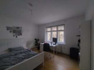 Anzeigenbild: Schöne, geräumige Altbauwohnung zwischen Stadt und Universität - perfekt für eine 2er WG