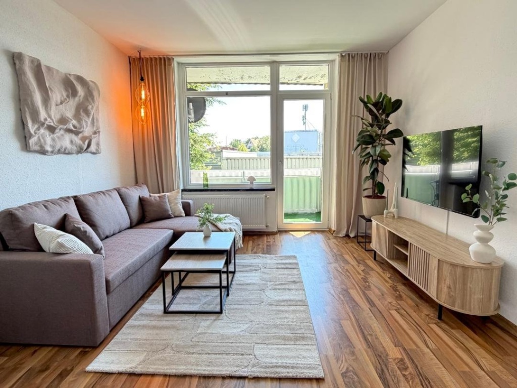 Stilvoll vollmöblierte 2-Zimmer-Wohnung mit Balkon - TU-Nähe