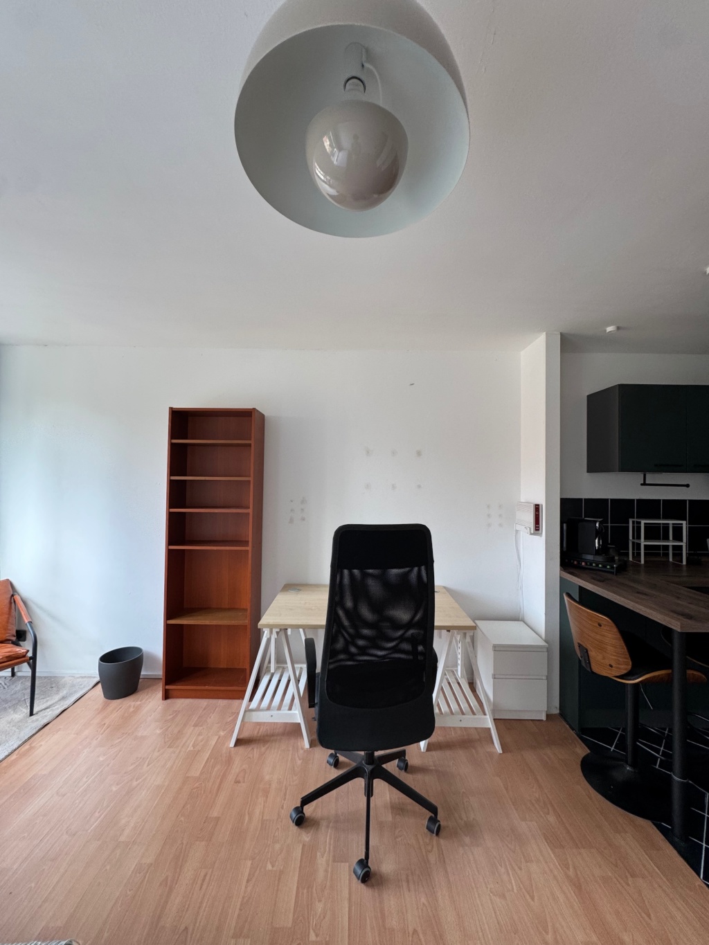 Hell & möbliert: 1-Zi mit neuer Designküche – Tempelhof, befristet – Rathausstraße 65, 12105 Berlin Mariendorf – Vorschaubild 3