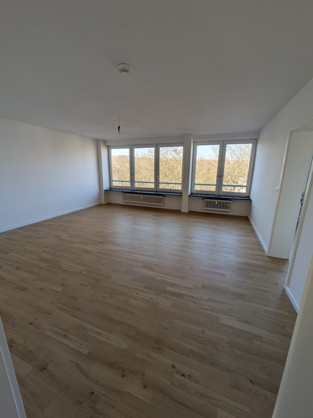 Erstbezug nach Sanierung! Perfekt als 3er- oder 4er-WG in Stuttgart-Ost mit Balkon & Aufzug