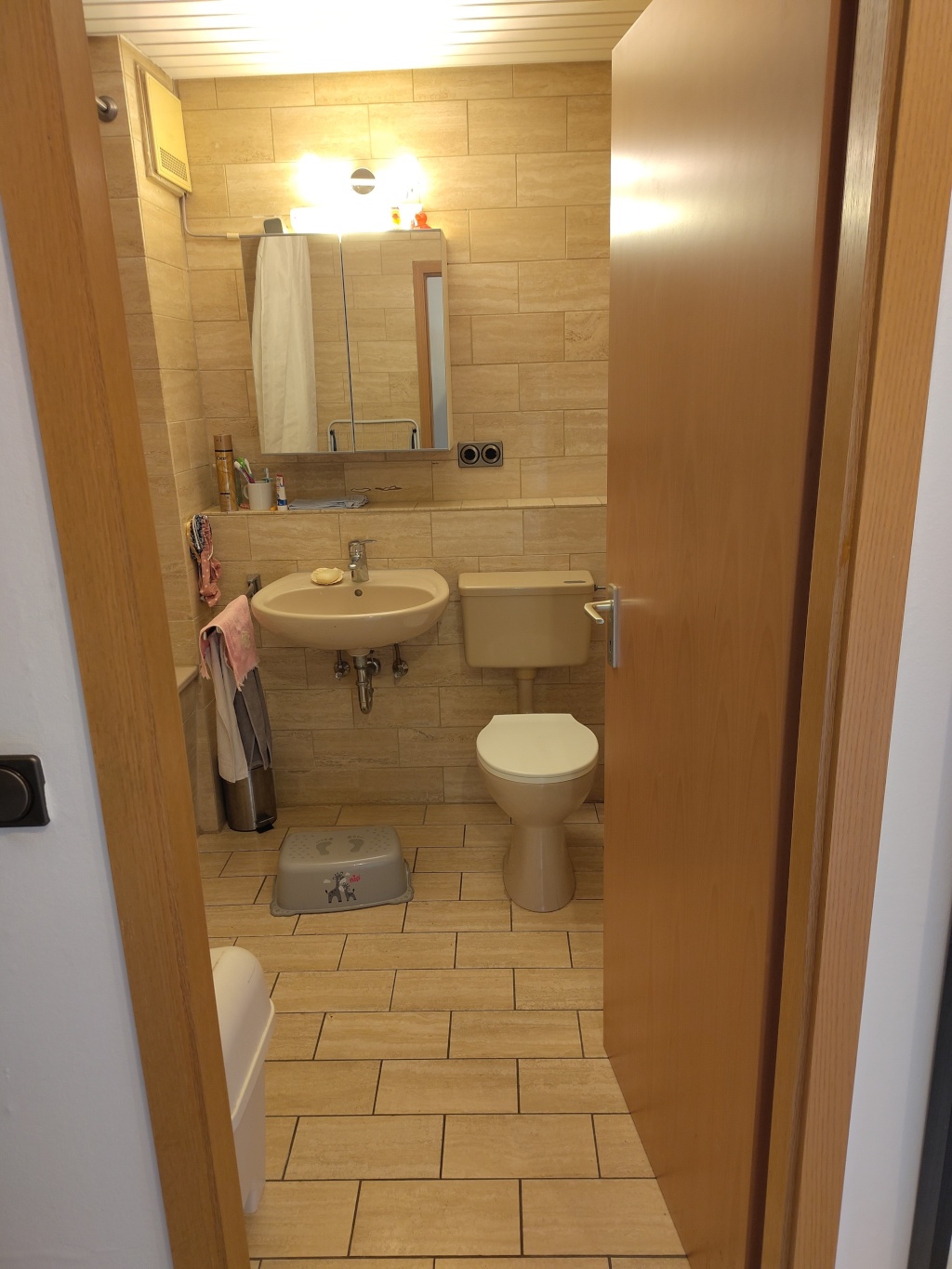 Möblierte Zwei-Zimmerwohnung zur Zwischenmiete In Köln-Bayenthal – Goltsteinstraße, 50968 Köln Bayenthal – Vorschaubild 16